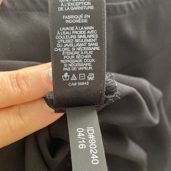 Express Black Crochet Lace Cap Sleeve Blouse, Open Keyhole Back, Size Medium - Picture 9 of 9